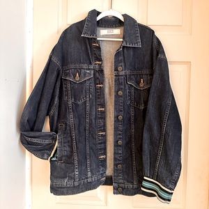 Zara denim jacket - size XS (fits XS-M)
